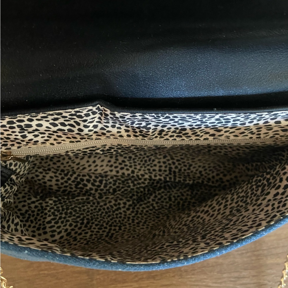 Cute Crossbody/Clutch - Picture 3 of 5